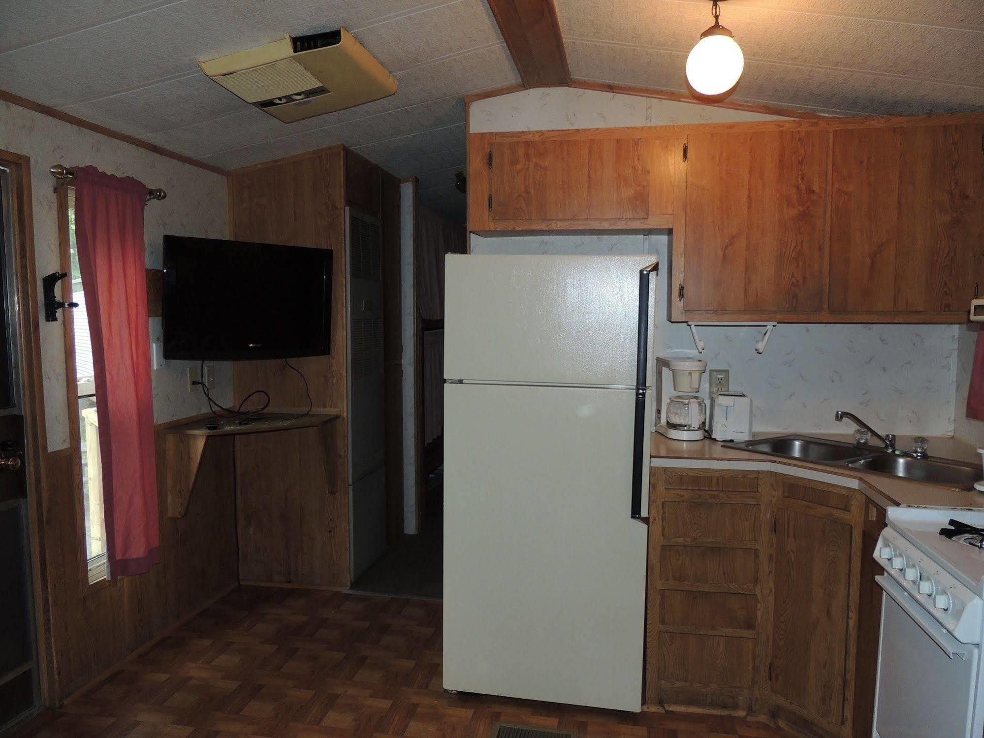 Lake George Escape - Campground Warrensburg Exterior photo
